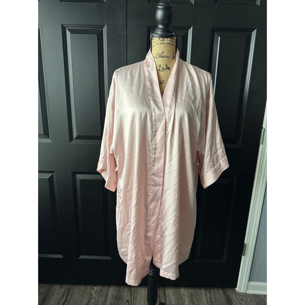 Victoria’s Secret silky satin robe missing the wrap around tie size M/L